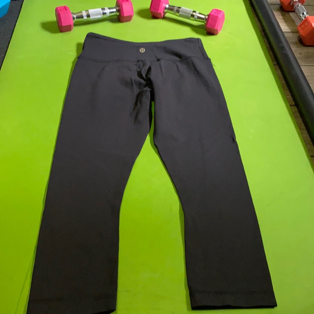 Lululemon crops